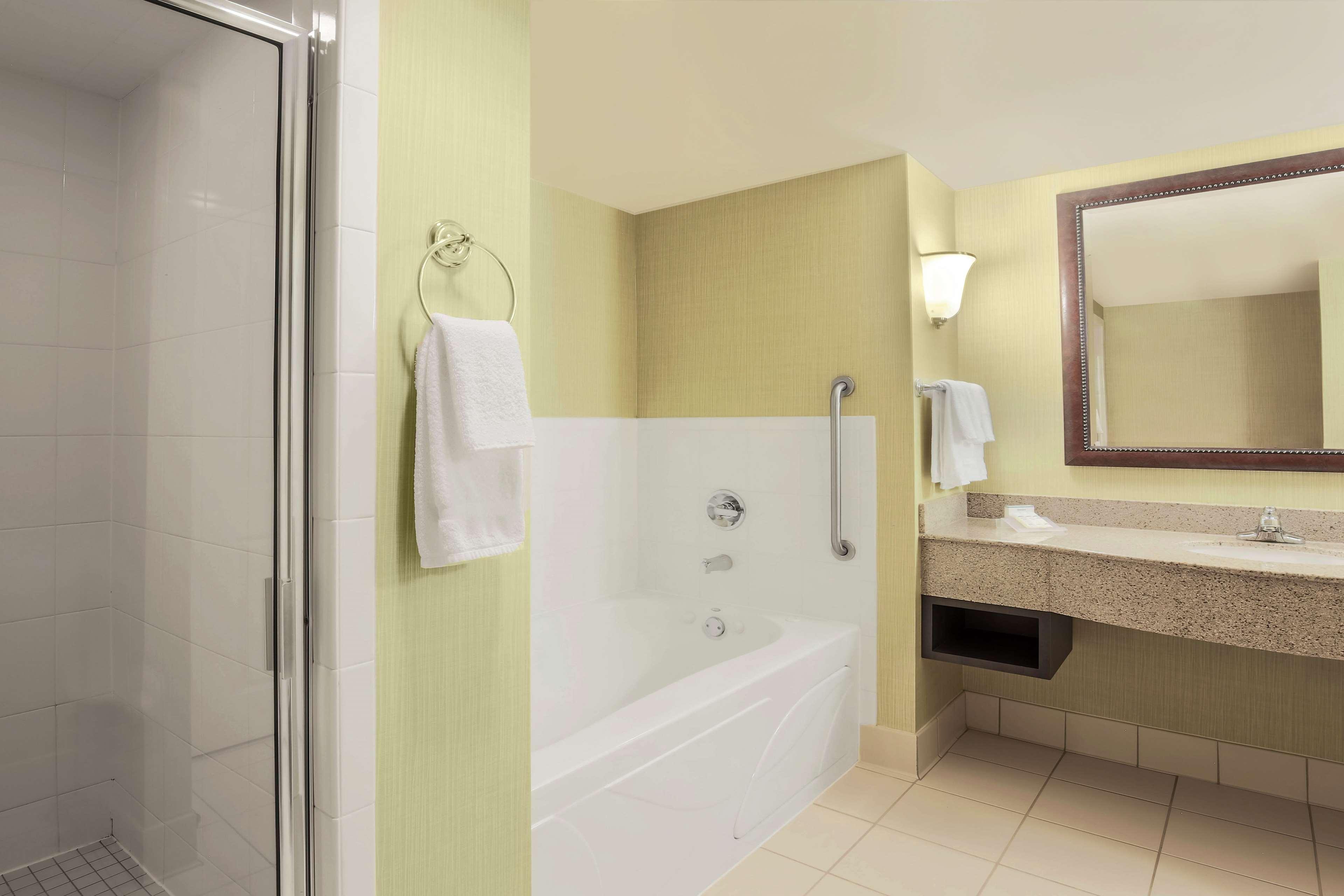Hilton Garden Inn Chicago/Midway Airport Bedford Park Dış mekan fotoğraf